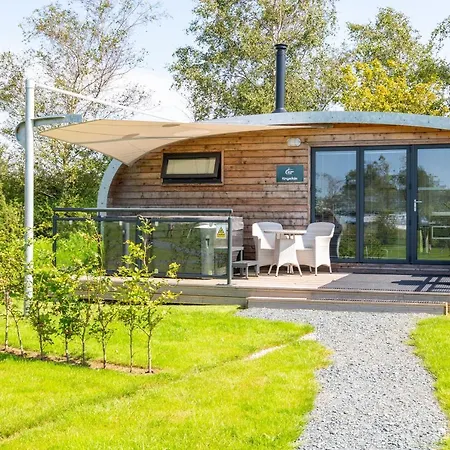 Fell View Park Escape Pods With Hot Tubs, 커크비로즈데일