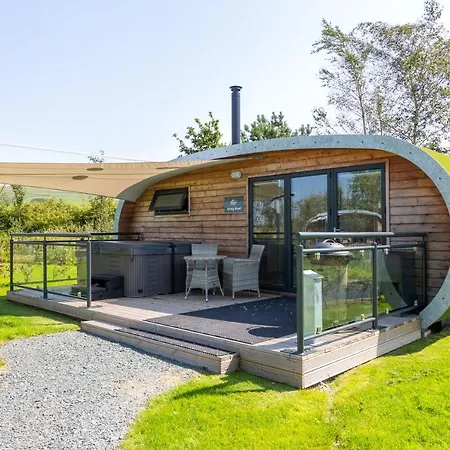 Fell View Park Escape Pods With Hot Tubs, Kirkby Lonsdale Lodge